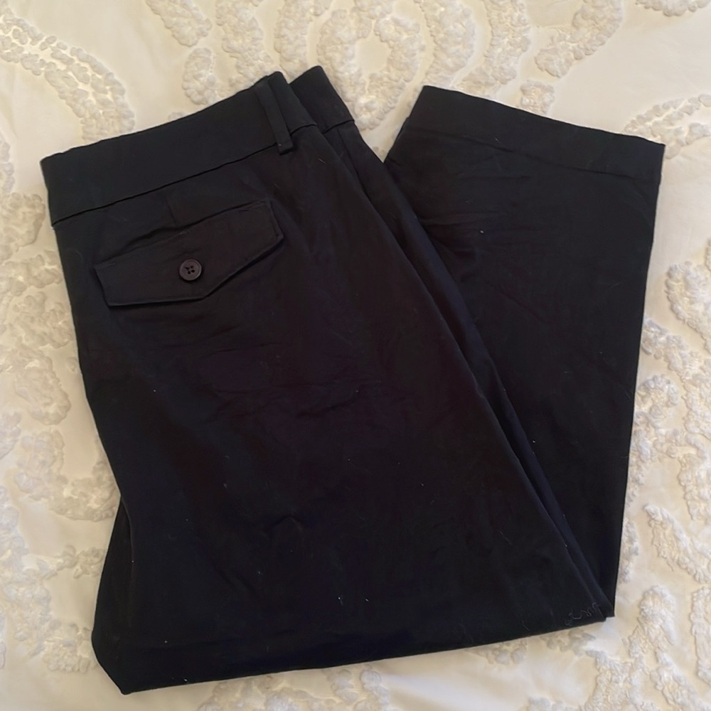 Lee black capris